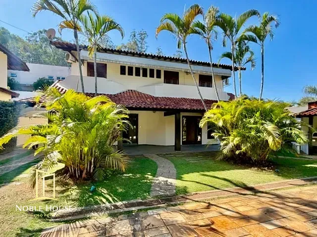 Casa com 800m² 4 quartos e 5 banheiros, à venda ou para alugar, no bairro Marambaia em Vinhedo