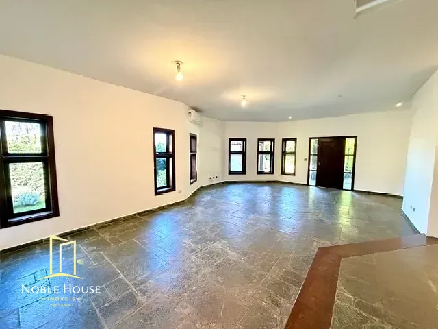 Casa com 800m² 4 quartos e 5 banheiros, à venda ou para alugar, no bairro Marambaia em Vinhedo