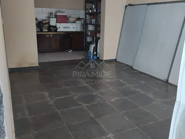 Casa com 450m², para alugar, no bairro Jardim Centenário em Poços de Caldas