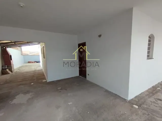 Casa com 300m² 3 quartos e 1 banheiro, à venda, no bairro Parque das Orquideas em Guaxupé