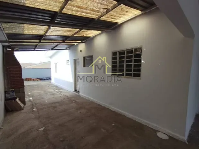 Casa com 300m² 3 quartos e 1 banheiro, à venda, no bairro Parque das Orquideas em Guaxupé