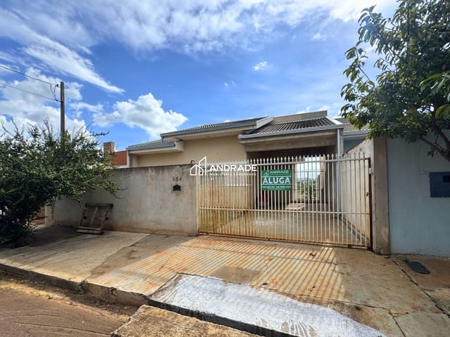 Casa 4 quartos e 2 banheiros, para alugar, no bairro Residencial Interlagos em Apucarana