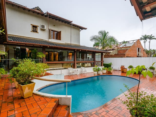 Casa com 1200m² 4 quartos e 4 banheiros, à venda, no bairro Setor de Habitações Individuais Sul em Brasília