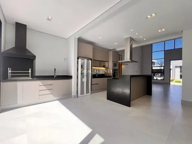Casa 3 quartos e 4 banheiros, à venda, no bairro Roncáglia em Valinhos