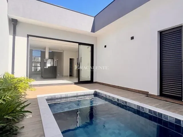 Casa 3 quartos e 4 banheiros, à venda, no bairro Roncáglia em Valinhos