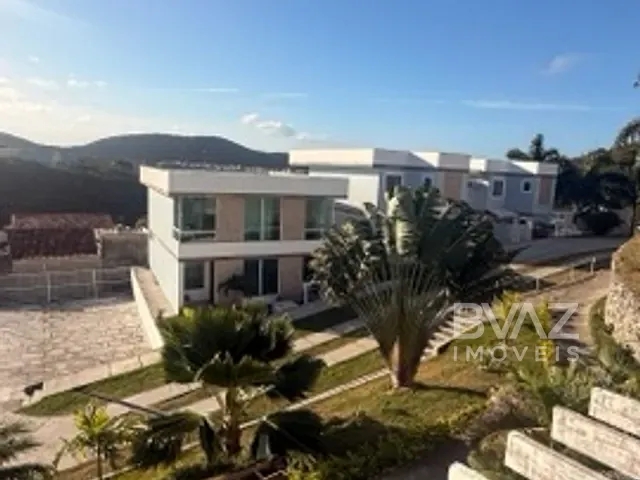 Casa com 2000m² 3 quartos e 2 banheiros, à venda, no bairro Peró em Cabo Frio