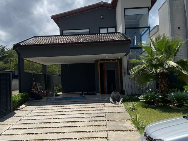 Casa com 388m² 4 quartos e 5 banheiros, à venda, no bairro Sabaúna em Mogi das Cruzes