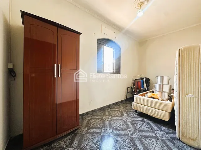Casa com 150m² 3 quartos e 2 banheiros, à venda, no bairro Vila Mollon em Santa Bárbara D'Oeste