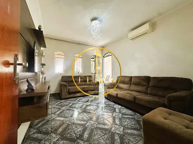 Casa com 150m² 3 quartos e 2 banheiros, à venda, no bairro Vila Mollon em Santa Bárbara D'Oeste