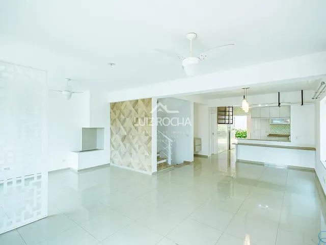 Casa com 280m² 4 quartos e 5 banheiros, à venda, no bairro Granja Viana em Cotia