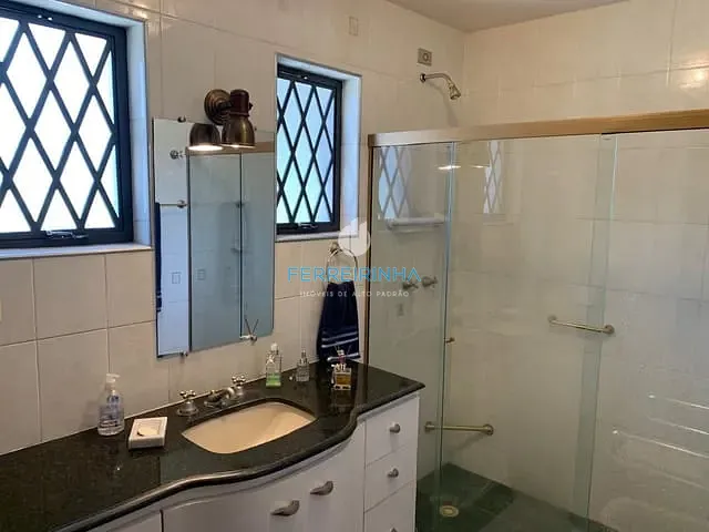 Casa com 2400m² 6 quartos e 6 banheiros, à venda ou para alugar, no bairro Urbanova em São José dos Campos