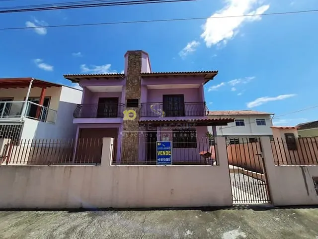 Casa com 300m² 4 quartos e 3 banheiros, à venda, no bairro Flor de Napolis em São José