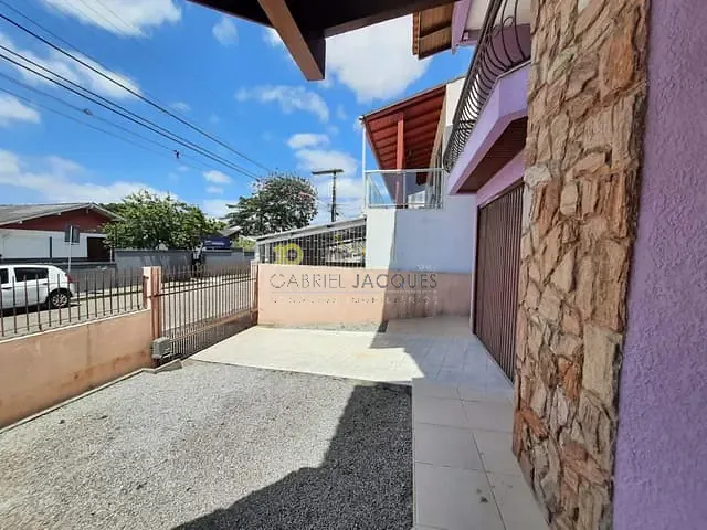 Casa com 300m² 4 quartos e 3 banheiros, à venda, no bairro Flor de Napolis em São José