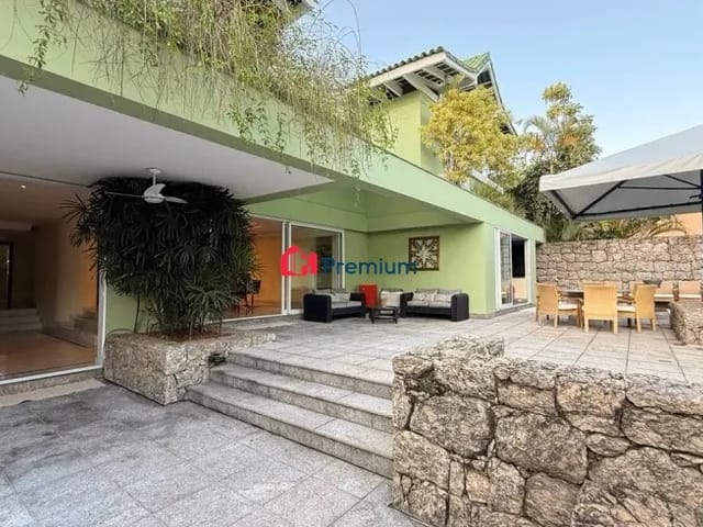 Casa 4 quartos e 6 banheiros, para alugar, no bairro Barra da Tijuca em Rio de Janeiro