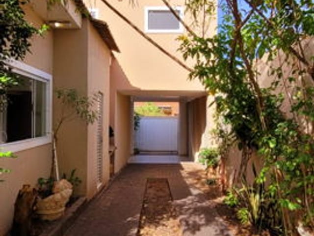 Casa com 400m², à venda ou para alugar, no bairro Jardim Itália em Cuiabá