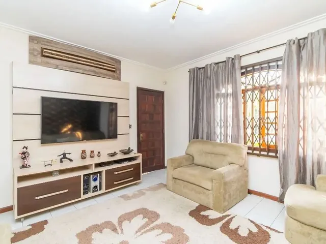 Casa com 506m² 3 quartos e 5 banheiros, à venda, no bairro Boqueirão em Curitiba