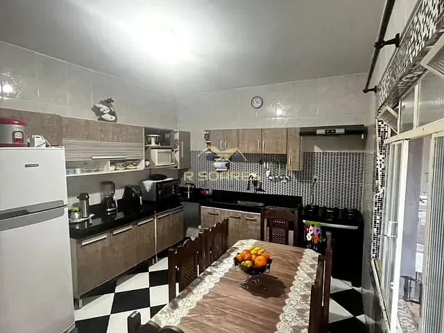 Casa com 390m² 3 quartos e 2 banheiros, à venda, no bairro Iguaçu em Araucária