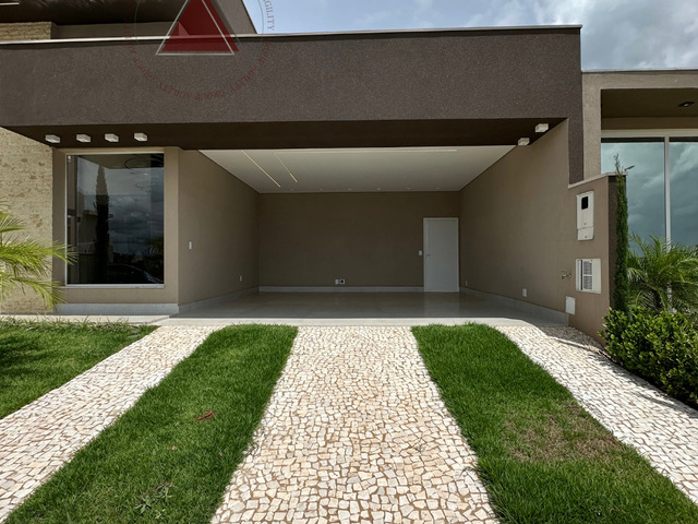Casa com 360m² 3 quartos e 5 banheiros, à venda, no bairro Parque Universitário em Franca