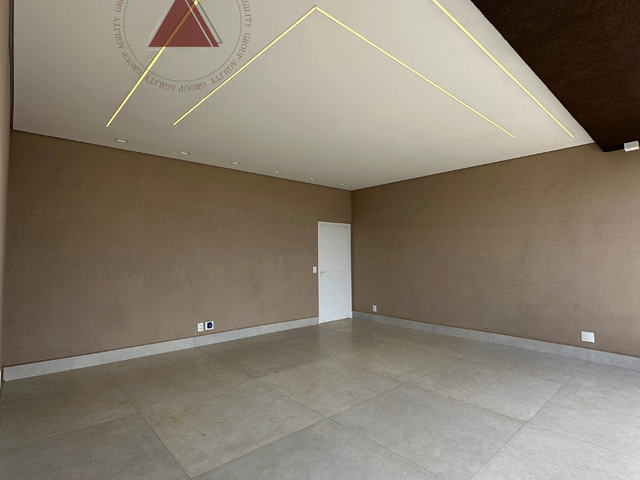 Casa com 360m² 3 quartos e 5 banheiros, à venda, no bairro Parque Universitário em Franca