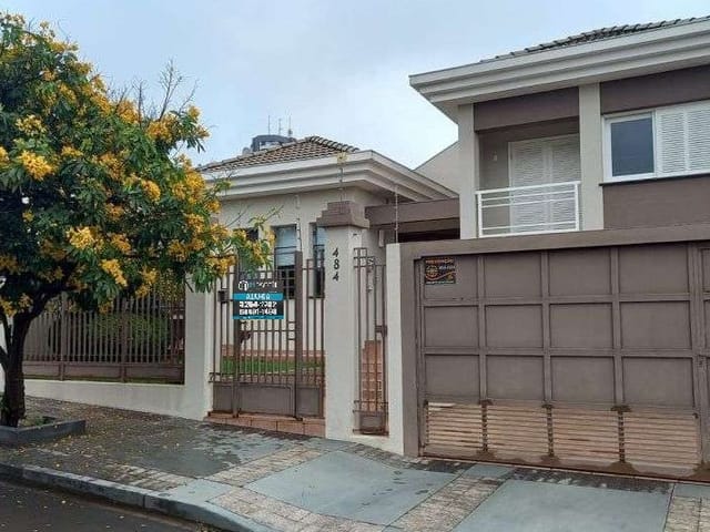 Casa com 560m² 3 quartos e 4 banheiros, à venda, no bairro Centro em Cambé