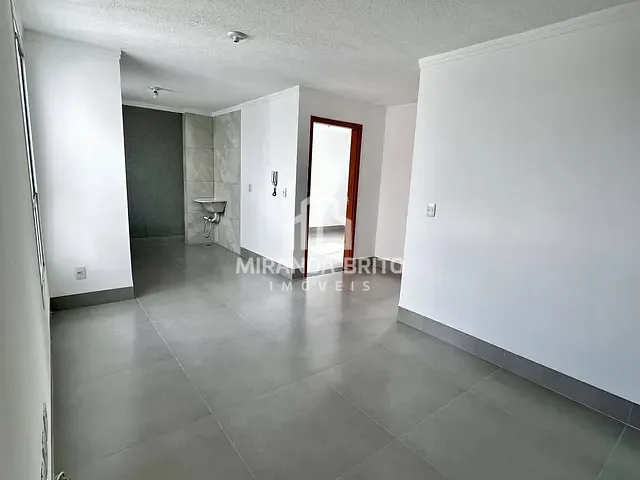 Casa 2 quartos e 1 banheiro, à venda, no bairro Jardim Belo Horizonte em Aparecida de Goiânia