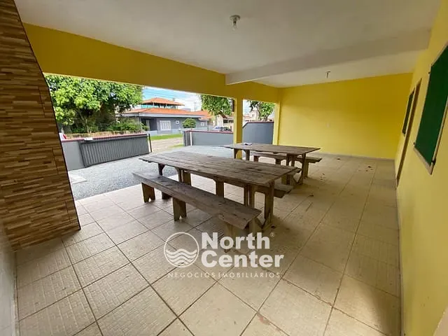 Casa com 180m² 2 quartos e 2 banheiros, à venda, no bairro Centro em Balneário Barra do Sul
