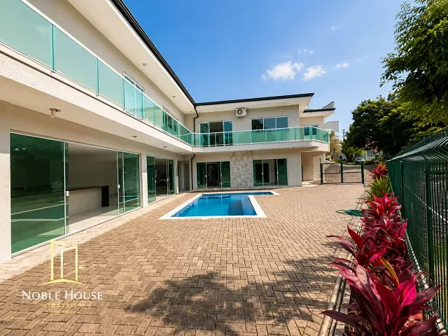 Casa com 636m² 4 quartos e 6 banheiros, à venda, no bairro Pinheirinho em Vinhedo