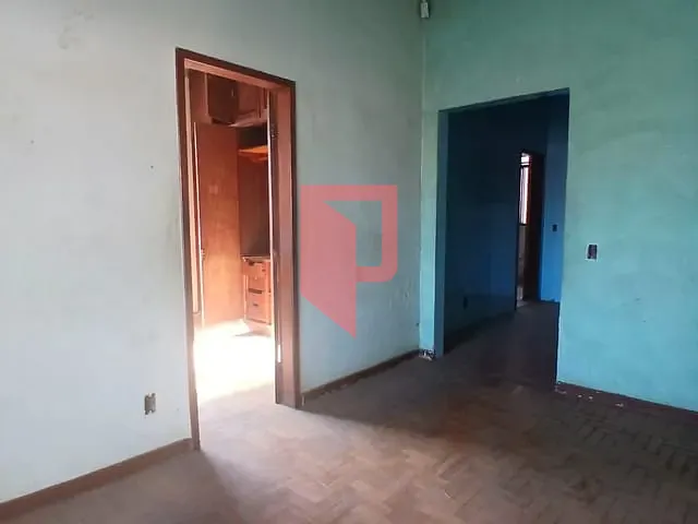 Casa com 300m² 3 quartos e 3 banheiros, à venda, no bairro Bonfim em Belo Horizonte