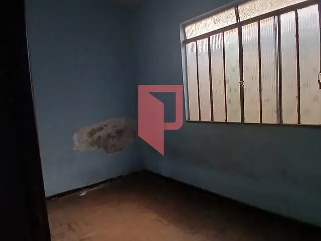 Casa com 300m² 3 quartos e 3 banheiros, à venda, no bairro Bonfim em Belo Horizonte