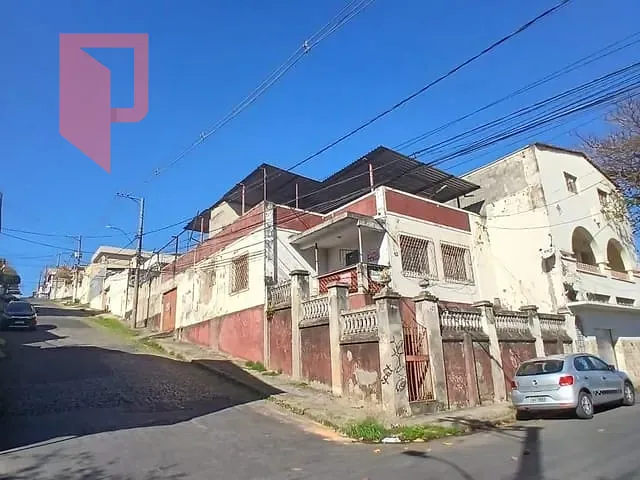 Casa com 300m² 3 quartos e 3 banheiros, à venda, no bairro Bonfim em Belo Horizonte