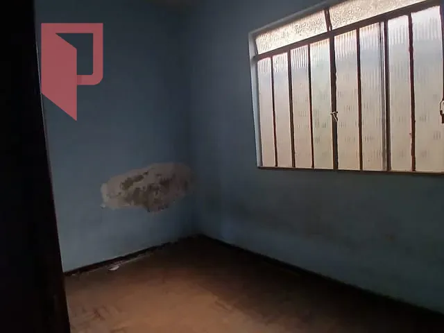 Casa com 300m² 3 quartos e 3 banheiros, à venda, no bairro Bonfim em Belo Horizonte