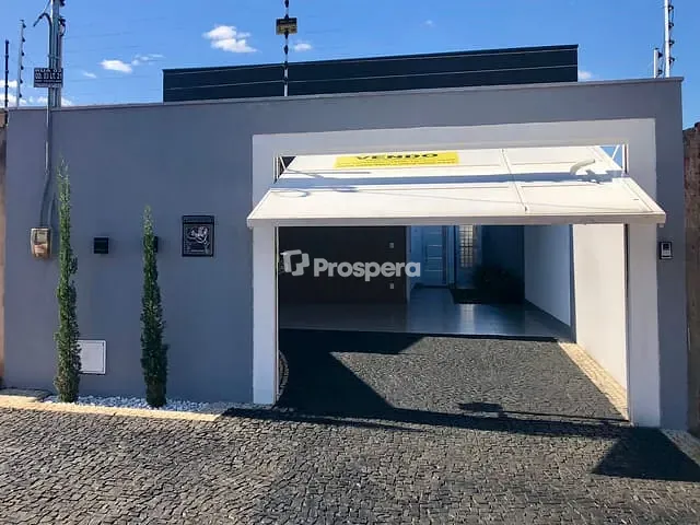 Casa com 204m² 3 quartos e 2 banheiros, à venda, no bairro Chácaras Colorado em Anápolis