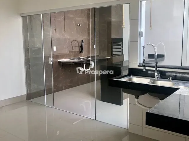 Casa com 204m² 3 quartos e 2 banheiros, à venda, no bairro Chácaras Colorado em Anápolis