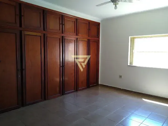 Casa com 300m² 3 quartos e 4 banheiros, à venda, no bairro Sumarezinho em Ribeirão Preto