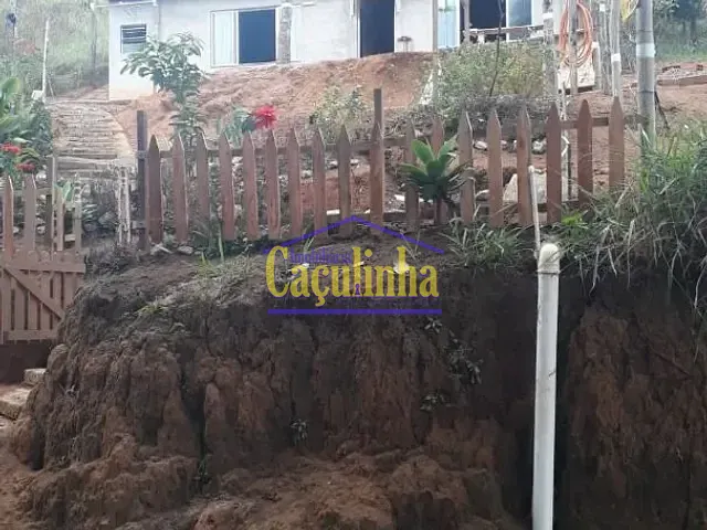 Casa com 1m² 1 quarto e 1 banheiro, à venda, no bairro Centro em Valença