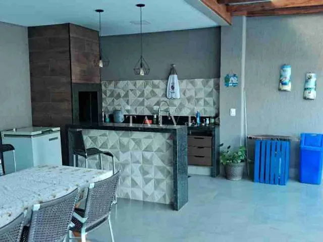 Casa com 420m² 3 quartos e 4 banheiros, à venda, no bairro Califórnia em Londrina