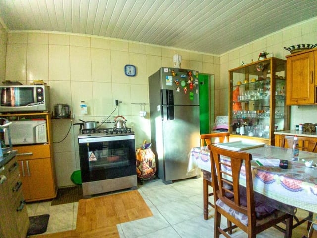 Casa com 632m² 3 quartos e 3 banheiros, à venda, no bairro Areal em Pelotas