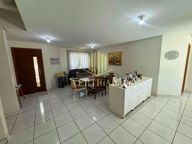 Casa com 440m² 4 quartos e 4 banheiros, à venda, no bairro Despraiado em Cuiabá