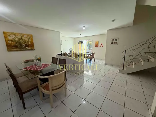 Casa com 440m² 4 quartos e 4 banheiros, à venda, no bairro Despraiado em Cuiabá