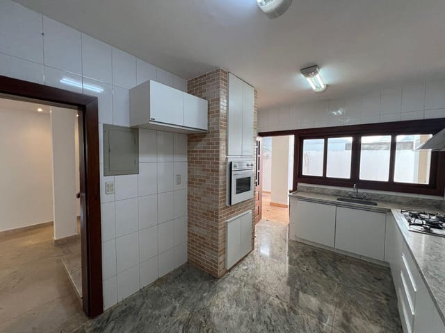 Casa com 434m² 4 quartos e 5 banheiros, à venda, no bairro Cidade Vera Cruz - Jardins Viena em Aparecida de Goiânia