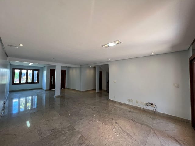 Casa com 434m² 4 quartos e 5 banheiros, à venda, no bairro Cidade Vera Cruz - Jardins Viena em Aparecida de Goiânia