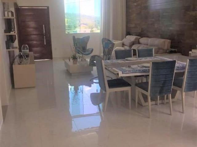 Casa com 527m² 3 quartos e 3 banheiros, à venda, no bairro Grama em Juiz de Fora
