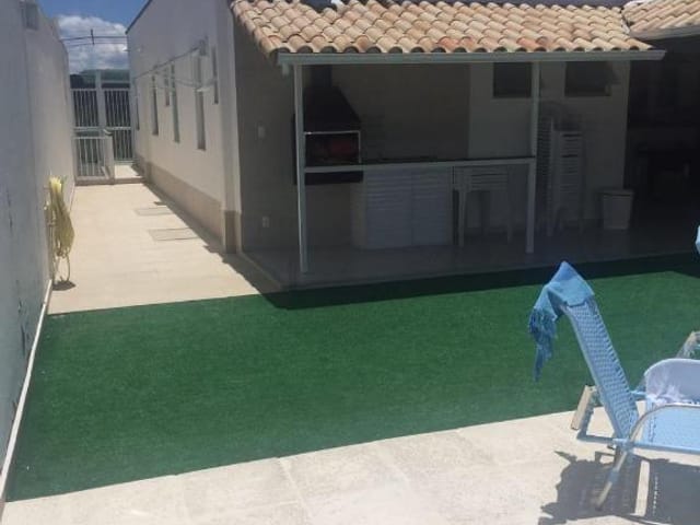 Casa com 527m² 3 quartos e 3 banheiros, à venda, no bairro Grama em Juiz de Fora