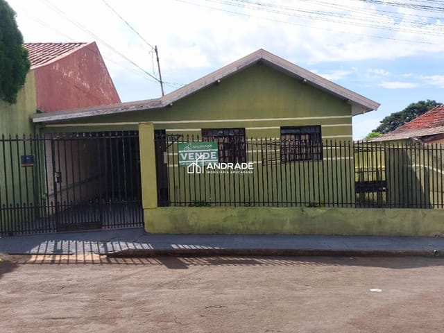 Casa com 200m² 3 quartos e 1 banheiro, à venda, no bairro Núcleo Habitacional Castelo Branco em Apucarana