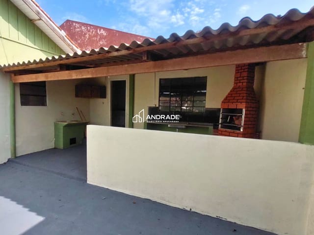 Casa com 200m² 3 quartos e 1 banheiro, à venda, no bairro Núcleo Habitacional Castelo Branco em Apucarana