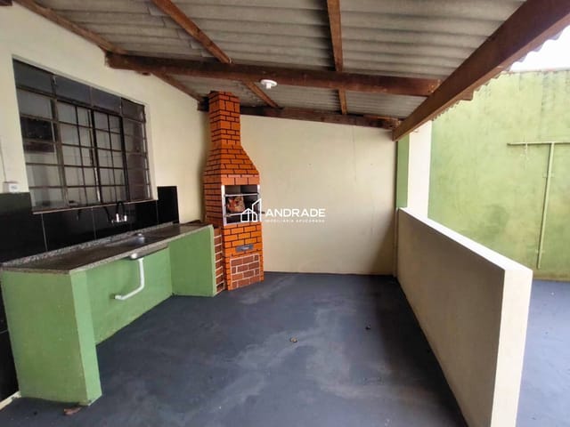 Casa com 200m² 3 quartos e 1 banheiro, à venda, no bairro Núcleo Habitacional Castelo Branco em Apucarana