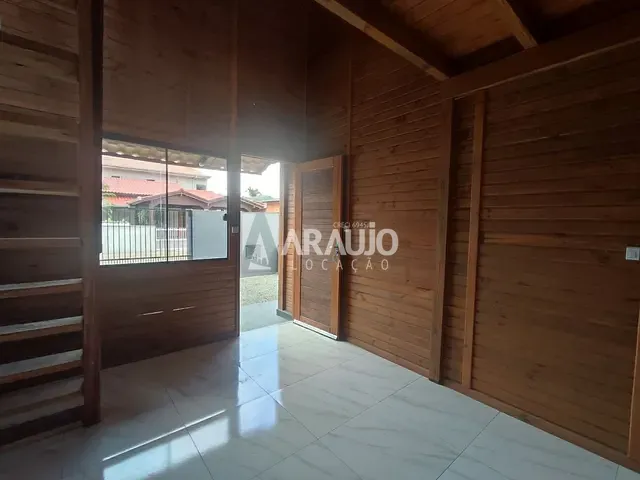 Casa com 70m² 2 quartos e 1 banheiro, para alugar, no bairro Gravatá em Navegantes