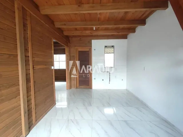 Casa com 70m² 2 quartos e 1 banheiro, para alugar, no bairro Gravatá em Navegantes