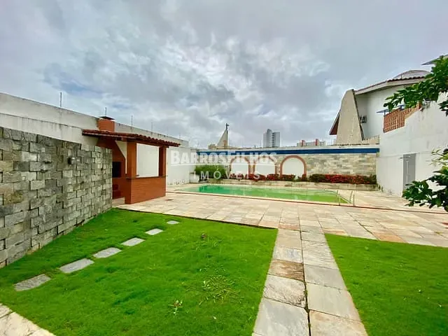 Casa com 507m² 4 quartos e 5 banheiros, à venda, no bairro Grageru em Aracaju