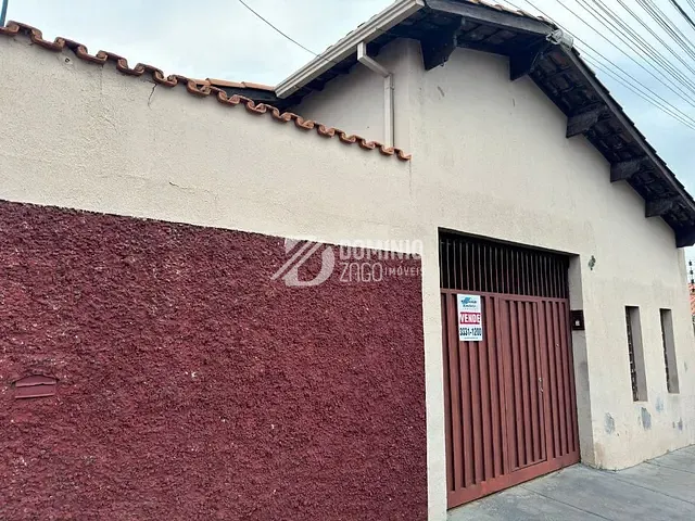 Casa com 296m² 4 quartos e 4 banheiros, à venda, no bairro Nossa Senhora da Abadia em Uberaba